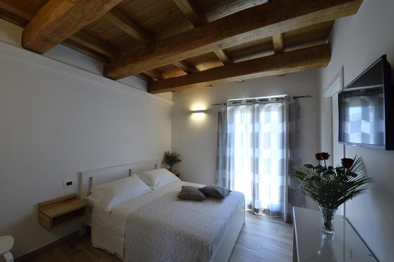 Le Benedettine Affittacamere Relais Фонді Екстер'єр фото