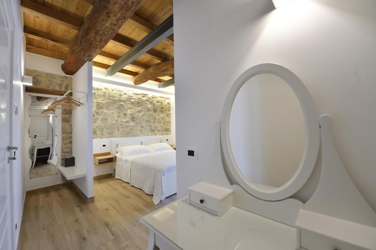Le Benedettine Affittacamere Relais Фонді Екстер'єр фото