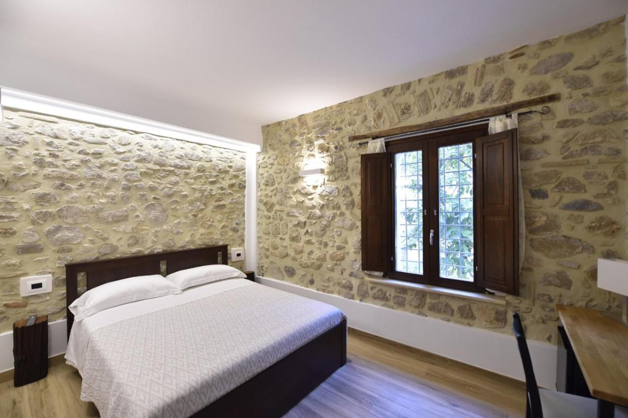 Le Benedettine Affittacamere Relais Фонді Екстер'єр фото